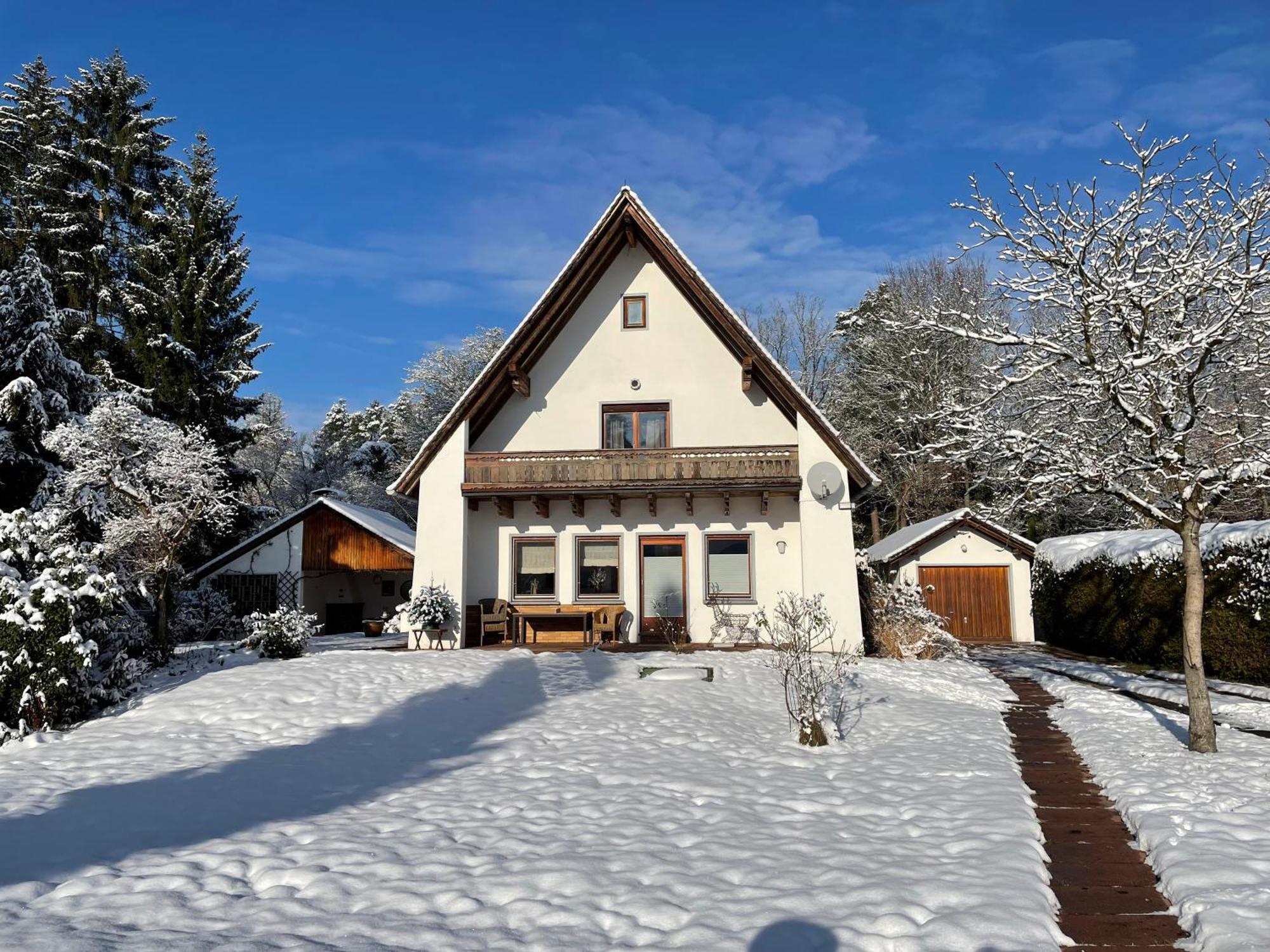 Messe- & Ferienhaus Gertraud Am Ludwigskanal, 24 H Self Check-In, Gratis Parken Wendelstein Exterior photo